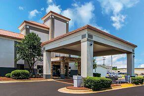 Clarion Pointe South Boston - Danville East