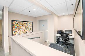Holiday Inn Express & Suites Delafield by IHG