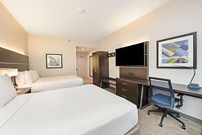 Holiday Inn Express & Suites Delafield by IHG