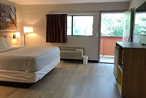 Days Inn by Wyndham Kingdom City