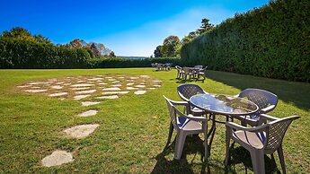 Charlevoix Inn & Suites SureStay Collection by Best Western