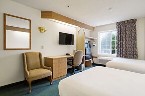 Charlevoix Inn & Suites SureStay Collection by Best Western