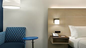 Holiday Inn Express Williamsbrg Busch Gardens Area by IHG