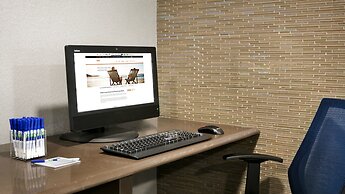 Holiday Inn Express Williamsbrg Busch Gardens Area by IHG