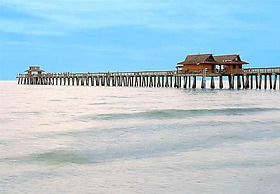 Courtyard by Marriott - Naples