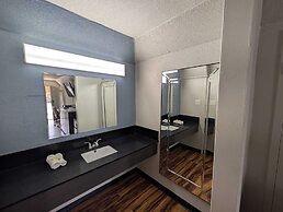 OYO Hotel Catersville GA