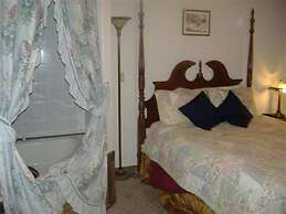 Sturbridge Country Inn