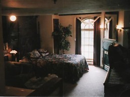 Sturbridge Country Inn