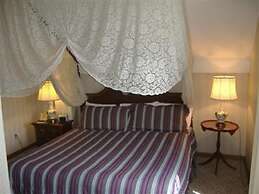 Sturbridge Country Inn