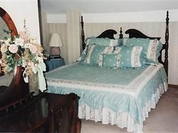 Sturbridge Country Inn