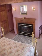 Sturbridge Country Inn