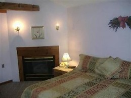 Sturbridge Country Inn