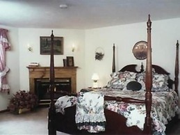 Sturbridge Country Inn