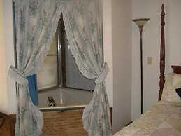 Sturbridge Country Inn