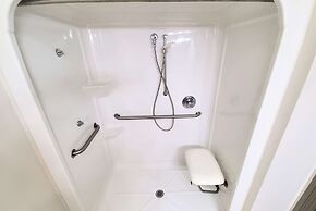 Super 8 by Wyndham High Point/Greensboro