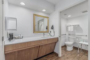 Crossroads Inn & Suites