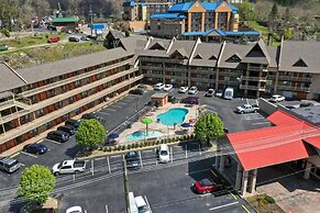 Crossroads Inn & Suites