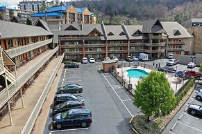 Crossroads Inn & Suites