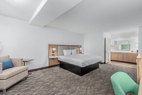 Crossroads Inn & Suites