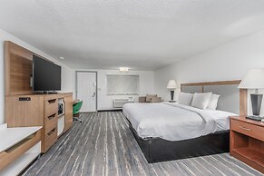 Crossroads Inn & Suites