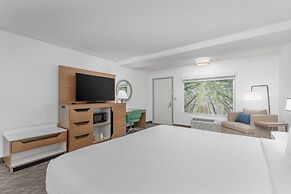 Crossroads Inn & Suites