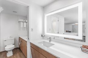 Crossroads Inn & Suites