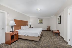 Crossroads Inn & Suites