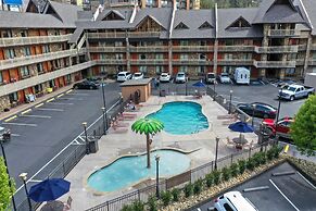 Crossroads Inn & Suites