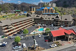 Hotel Crossroads Inn & Suites, Gatlinburg, United States of America ...