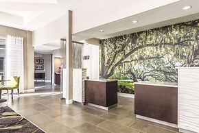 La Quinta Inn & Suites by Wyndham Alexandria Airport