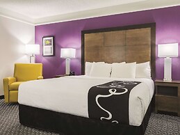 La Quinta Inn & Suites by Wyndham Alexandria Airport