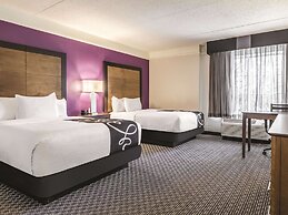 La Quinta Inn & Suites by Wyndham Alexandria Airport