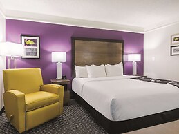 La Quinta Inn & Suites by Wyndham Alexandria Airport