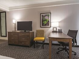 La Quinta Inn & Suites by Wyndham Alexandria Airport