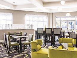 La Quinta Inn & Suites by Wyndham Alexandria Airport