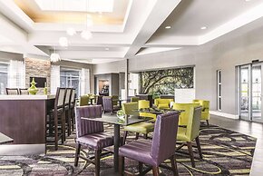 La Quinta Inn & Suites by Wyndham Alexandria Airport