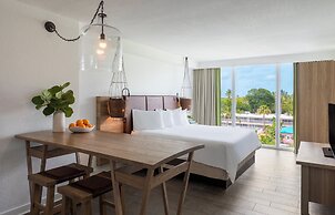 Amara Cay Resort