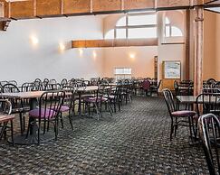 Clarion Hotel Beachfront