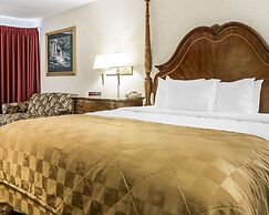 Clarion Hotel Beachfront