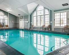 Clarion Hotel Beachfront