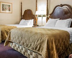 Clarion Hotel Beachfront