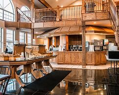 Clarion Hotel Beachfront