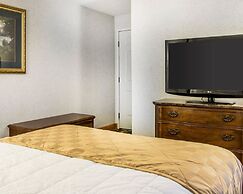 Clarion Hotel Beachfront