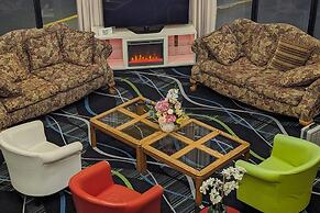 Super 8 by Wyndham Staunton