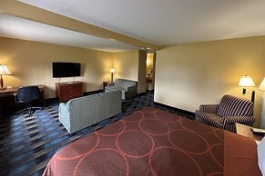 Super 8 by Wyndham Staunton