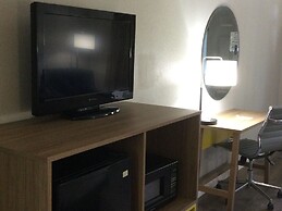 Days Inn by Wyndham Jackson