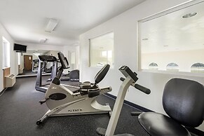 Howard Johnson Hotel & Suites by Wyndham Oacoma