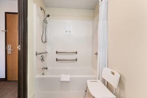 Howard Johnson Hotel & Suites by Wyndham Oacoma