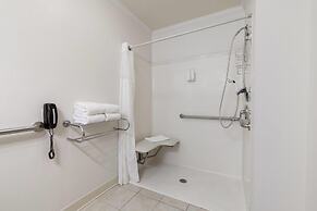 Howard Johnson Hotel & Suites by Wyndham Oacoma