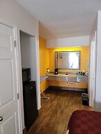 Texas Inn & Suites Raymondville